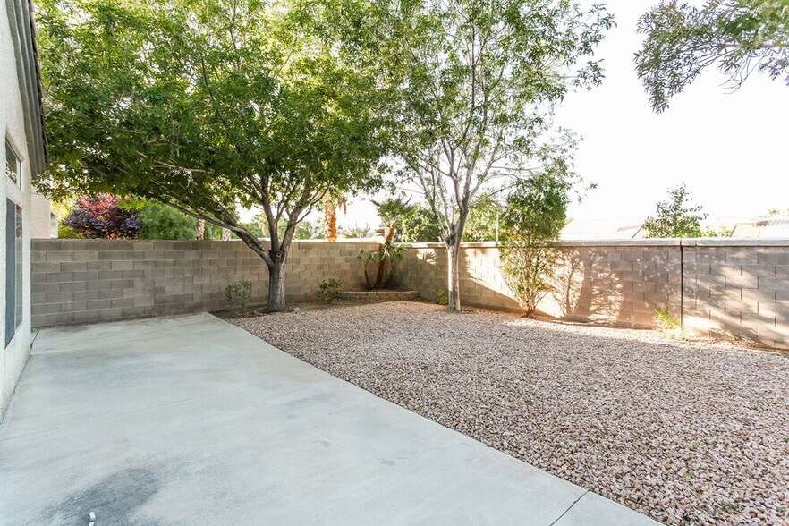 Building Photo - 7712 Sparrowgate Ave