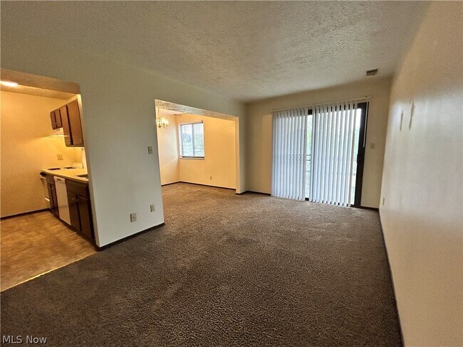 Building Photo - 623 Lovers Ln
