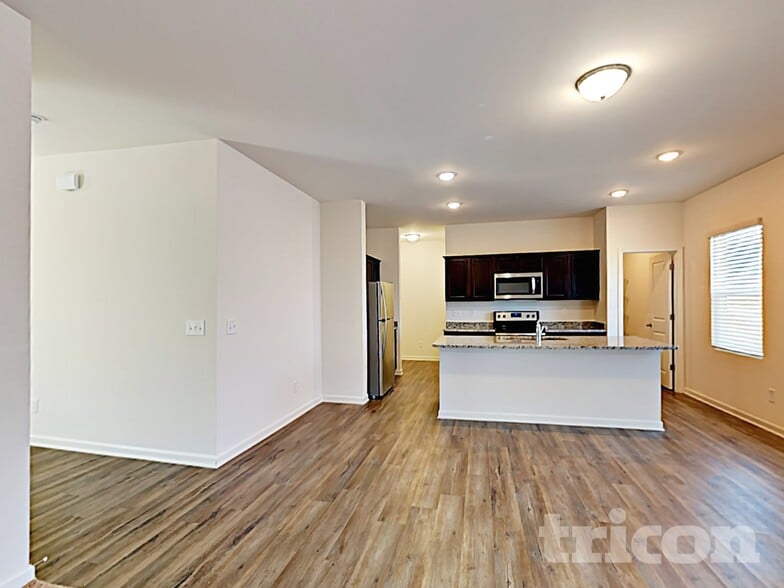 Building Photo - 170 Alexander Ln