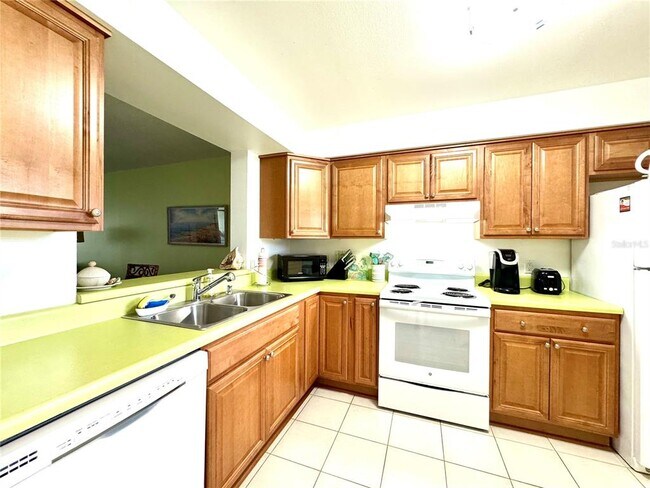 Building Photo - 5216 Lake Village Dr