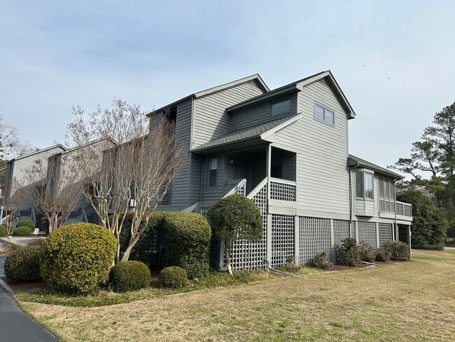 Building Photo - Furnished Townhome with Water Views and Boat Slip!