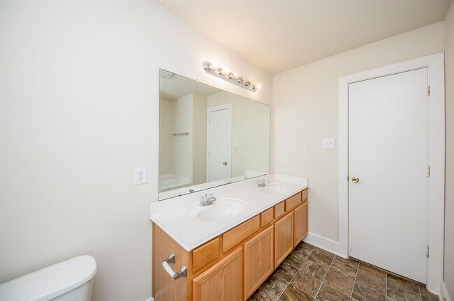 Building Photo - 5839 Sonoma Ridge