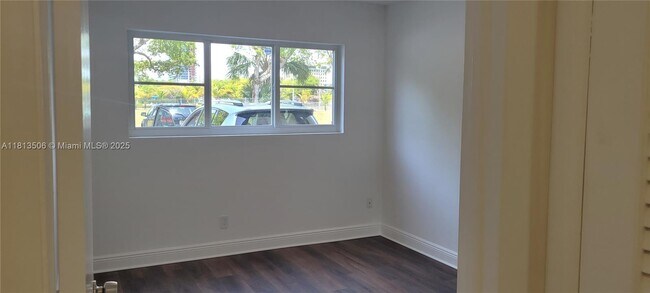 Building Photo - 270 Layne Blvd
