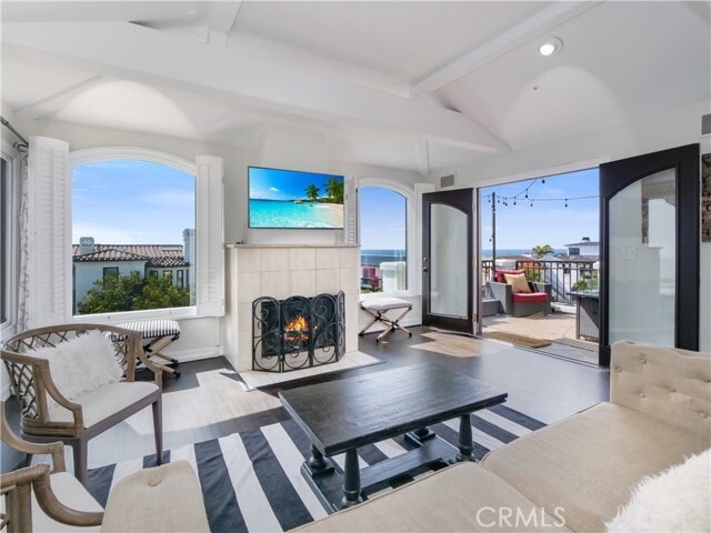 Building Photo - 300 16th St