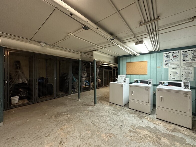 Building Photo - 630 Lincoln Ave