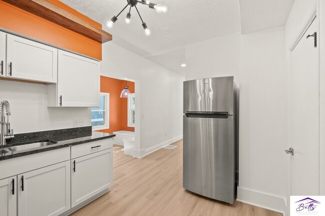 Building Photo - Wowza!