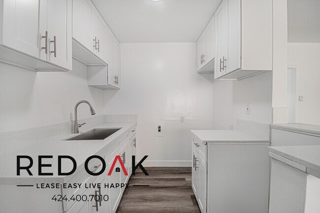 Building Photo - 4037 McLaughlin Ave