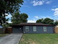 Building Photo - 2117 Pickerton Dr