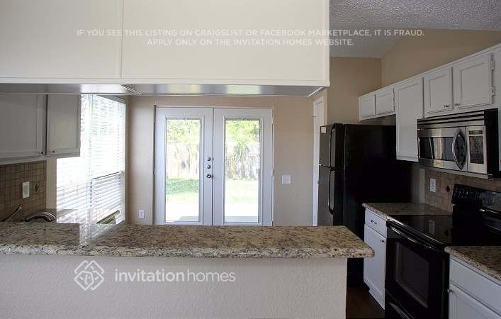 Building Photo - 501 Kalmia Dr
