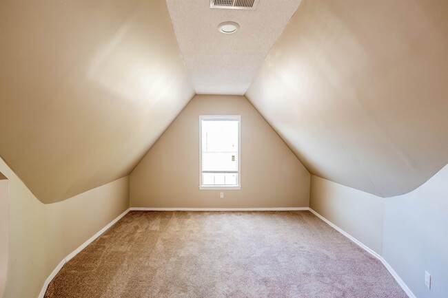 Building Photo - 7077 Millers Glen Way