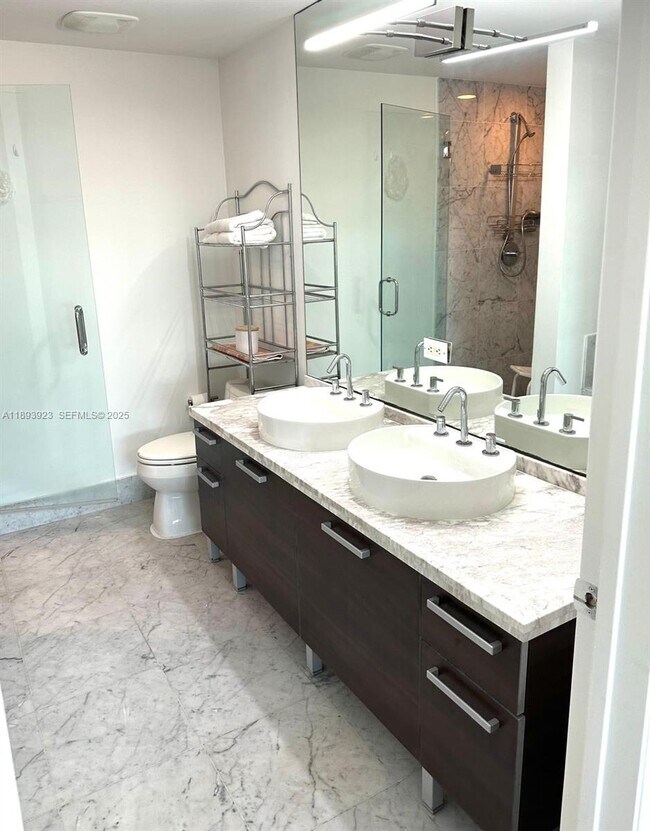 Building Photo - 253 NE 2nd St