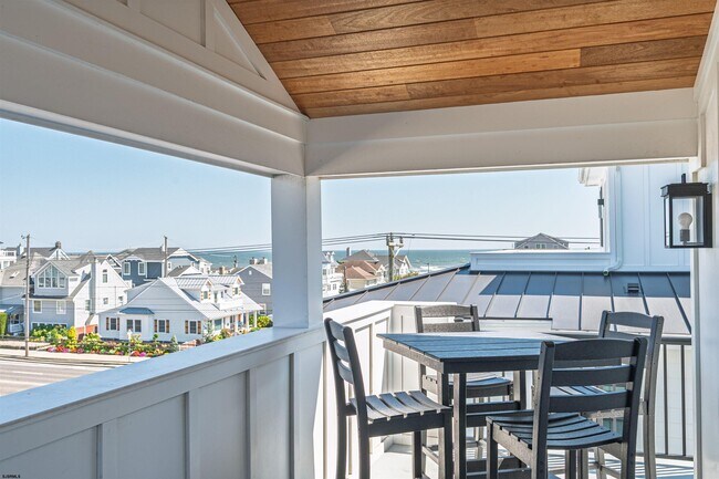 Building Photo - 26 S Rosborough Ave