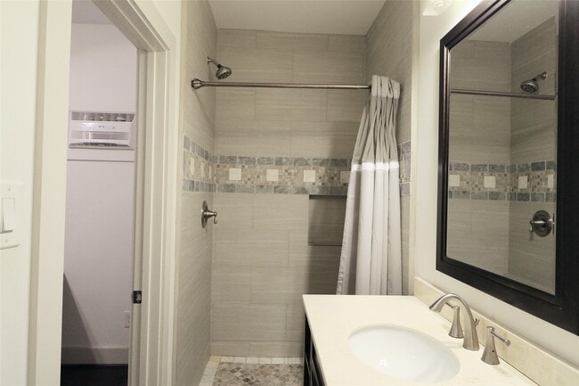 Building Photo - 5638 Grape St