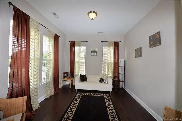 Building Photo - 109 Grayfox Dr