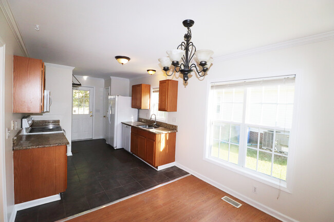 Dining Area - 1304 Poplar Ridge Rd