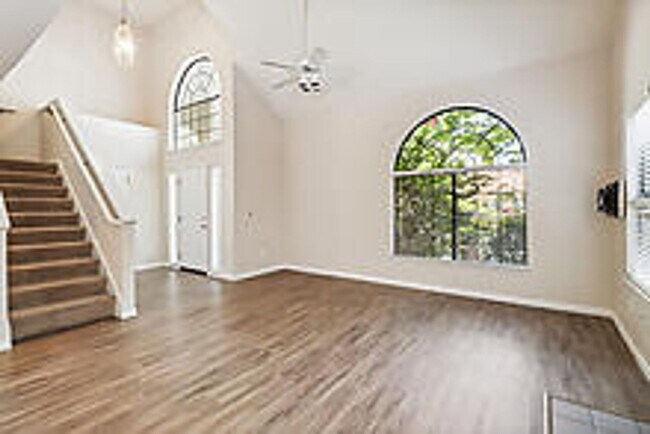Building Photo - Beautiful 3 Bedroom Home-$750.00 Off 1st M...