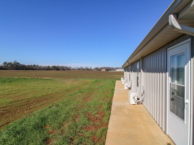 Building Photo - Furnished Apartments close to Athens and TVA Brownsferry