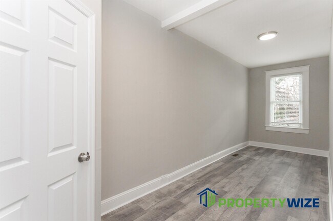 Building Photo - 1814 E 30th St