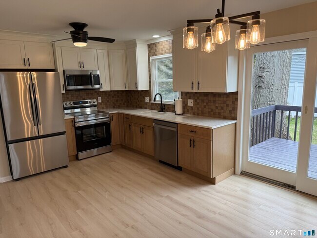 Building Photo - 41 1/2 Cedar Crest Pl