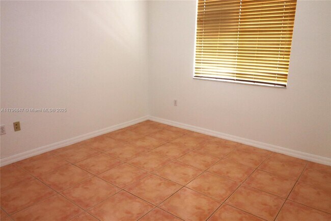 Building Photo - 2865 SW 139th Ave