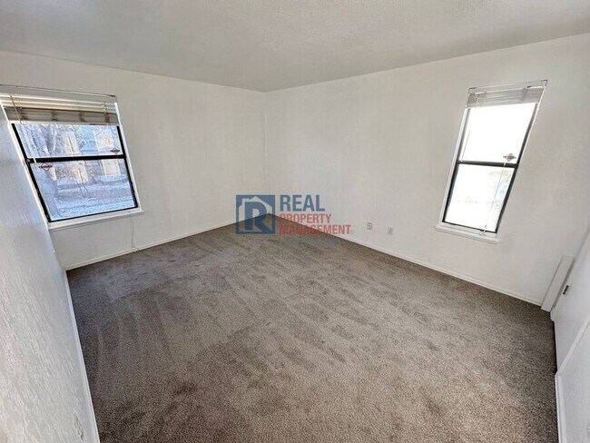 Building Photo - 14120 E Temple Dr