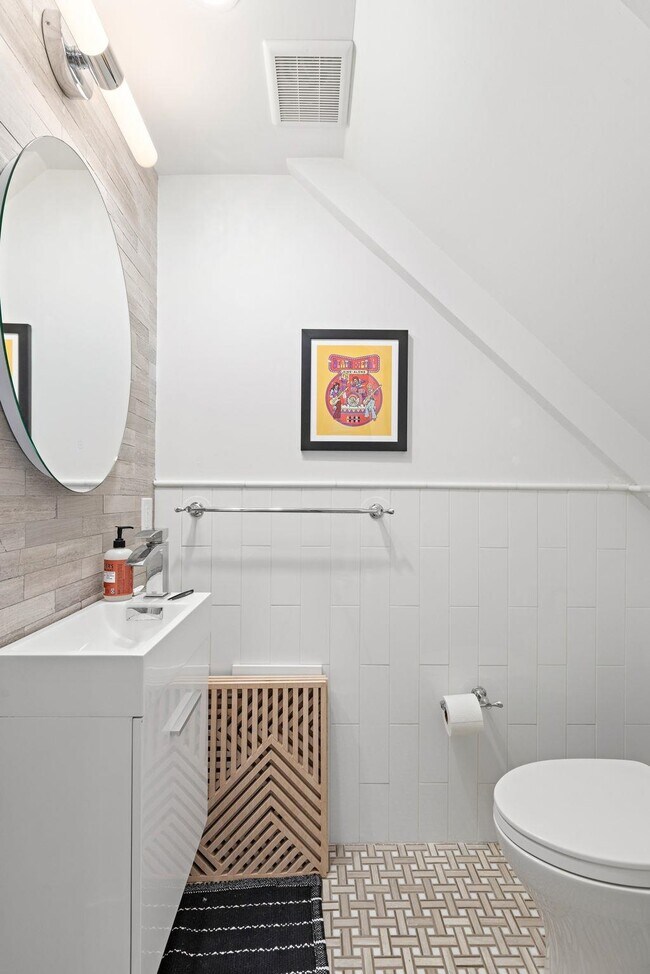 Building Photo - 313 Washington St