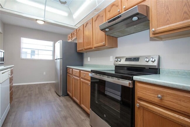 Building Photo - 802 Buttonwood Dr