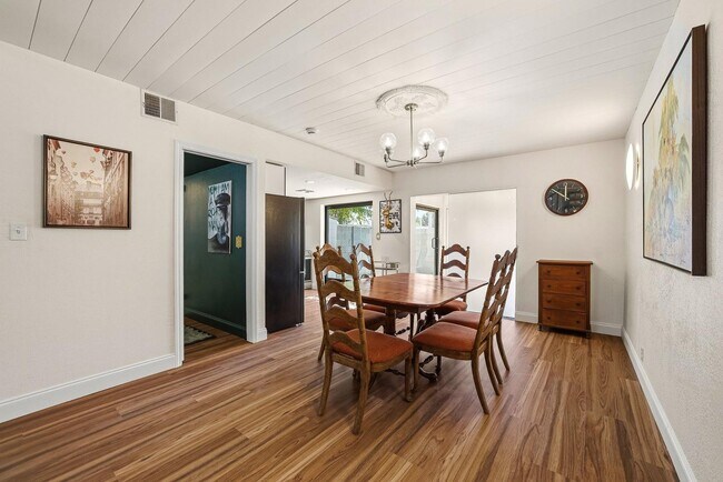 Building Photo - 385 W Pierson St