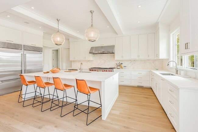 Building Photo - 571 Pauls Ln