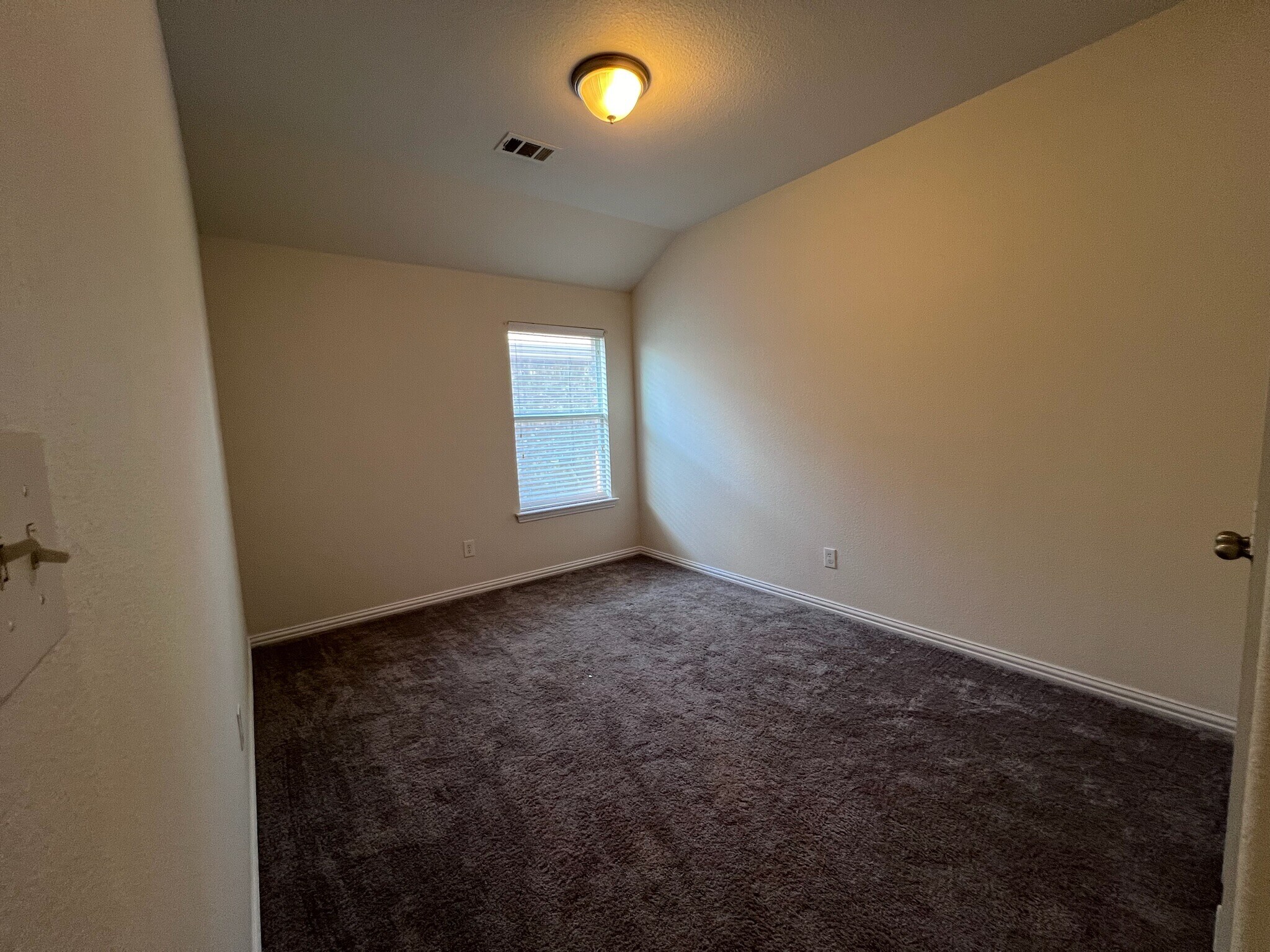 Building Photo - 706 Cedar Cove Dr