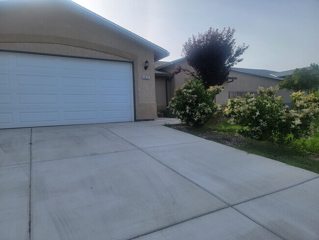 Building Photo - 6825 Meadowlark Ave