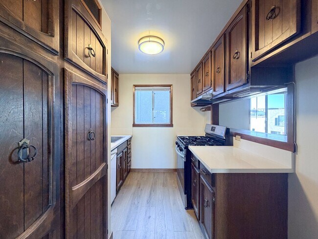 Building Photo - Incredible Value Just Steps from the Sand | 1 Bed 1 Bath Upper Unit  | Silver Strand Beach | Unfu...