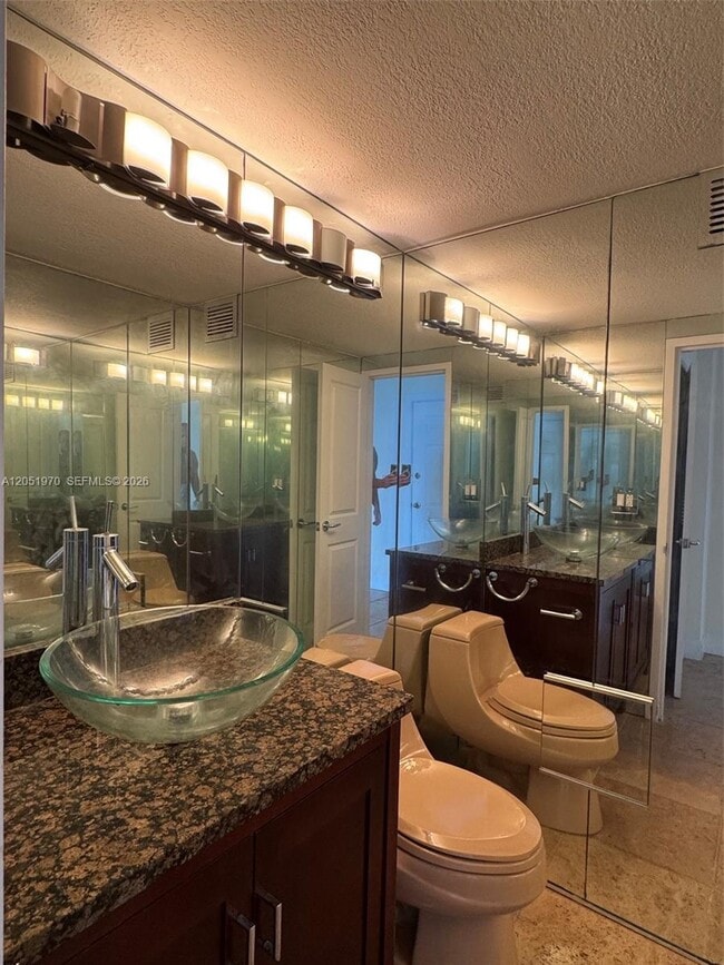Building Photo - 2501 S Ocean Dr