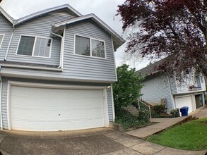 Building Photo - 5235-5237 Springcrest Drive S