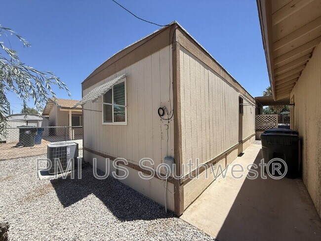 Building Photo - 2111 Santa Cruz Ave