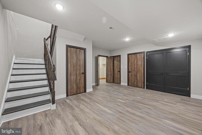 Building Photo - 405 N Simpson St