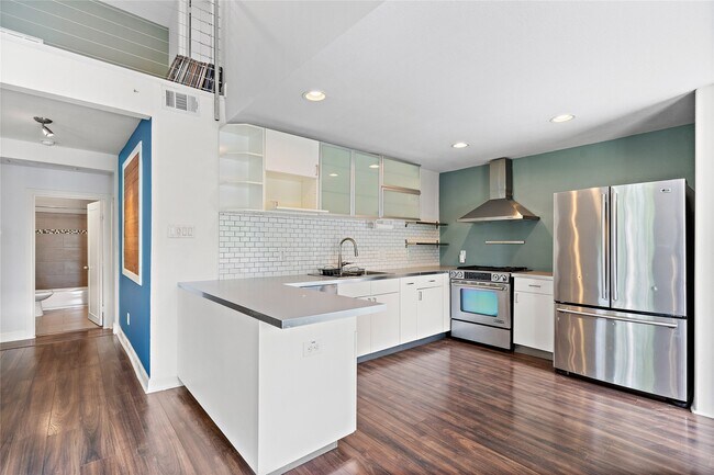 Building Photo - 2413 Emancipation Ave