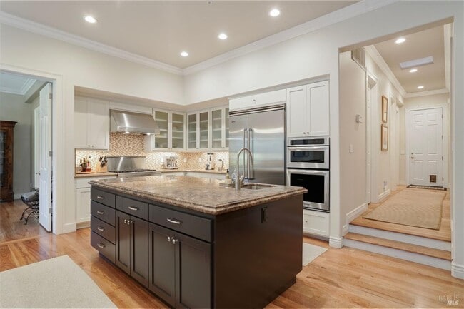 Building Photo - 10 Idlewood Rd