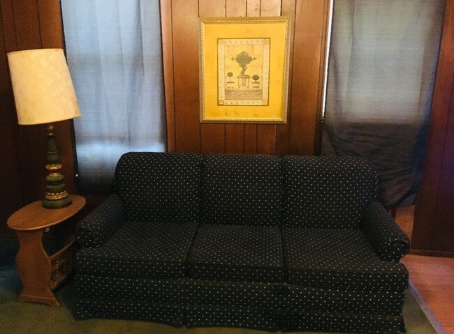 Building Photo - 1528 W Florida St