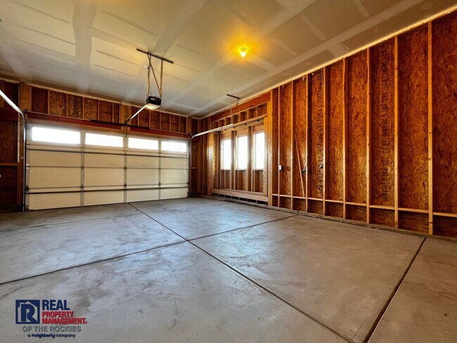 Building Photo - Gorgeous 4 bed 3 bath + Office home located on the 12th Tee of the TPC golf Course!