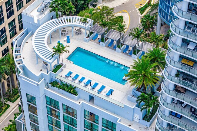 Building Photo - 100 E Las Olas Blvd