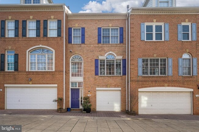 Building Photo - 1122 N Vernon St