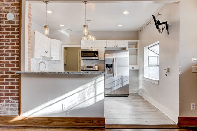 Building Photo - 1715 NW 38th St