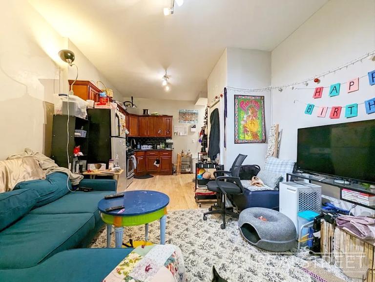 Building Photo - Utica Avenue