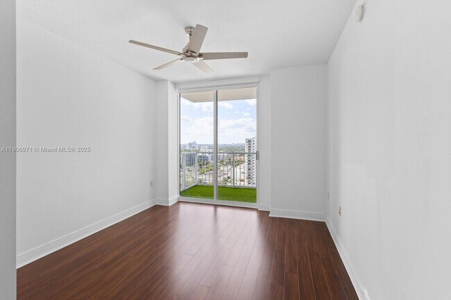 Building Photo - 1250 S Miami Ave