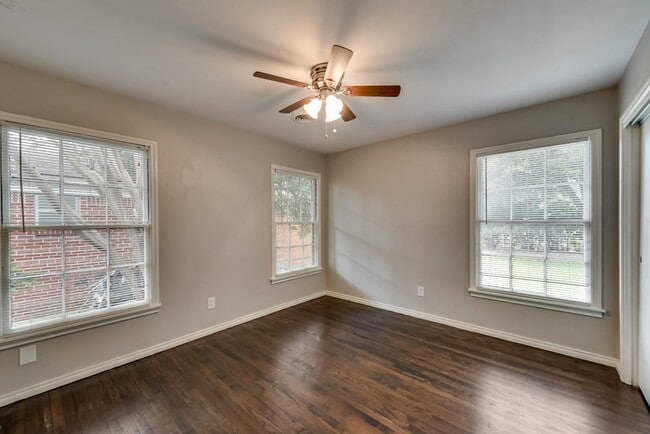 Building Photo - 11107 Stallcup Dr