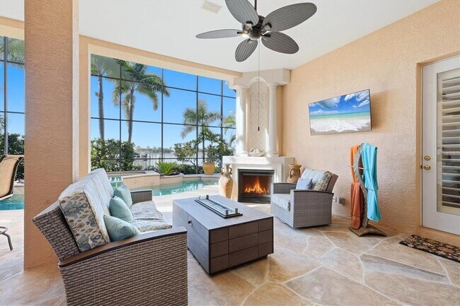 Building Photo - 1007 3rd St E