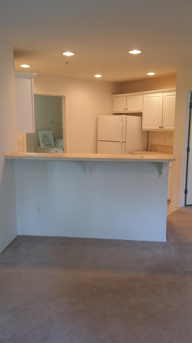 Building Photo - 1656 Kennedy Pl