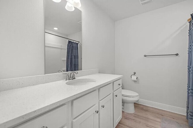 Building Photo - Three Bedroom Two and a half Bath In Hammock Oaks