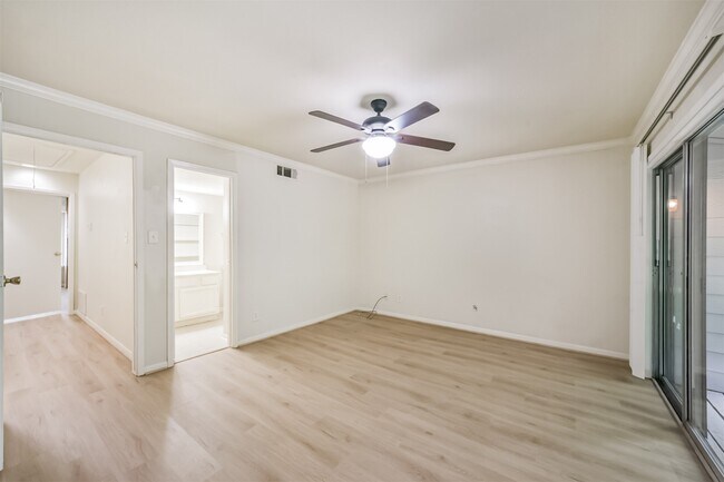 Building Photo - 5917 Fairdale Ln